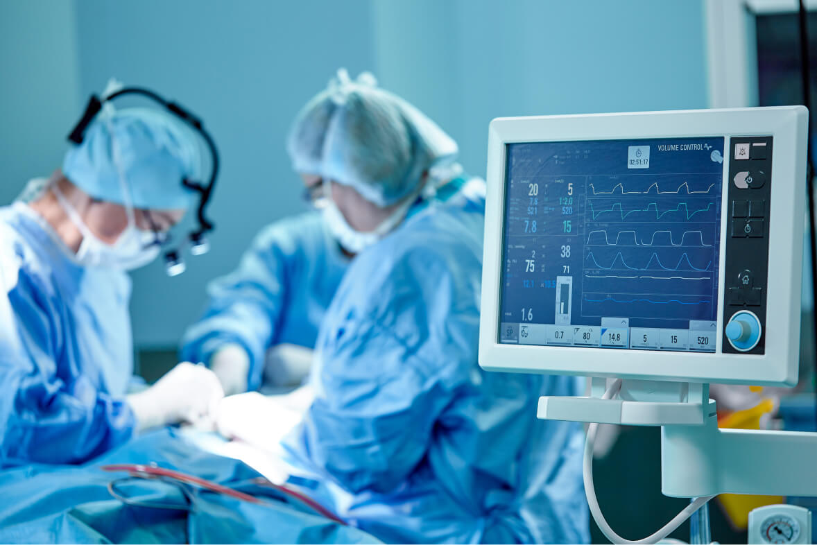 operation on a patient at a cardiac surgery